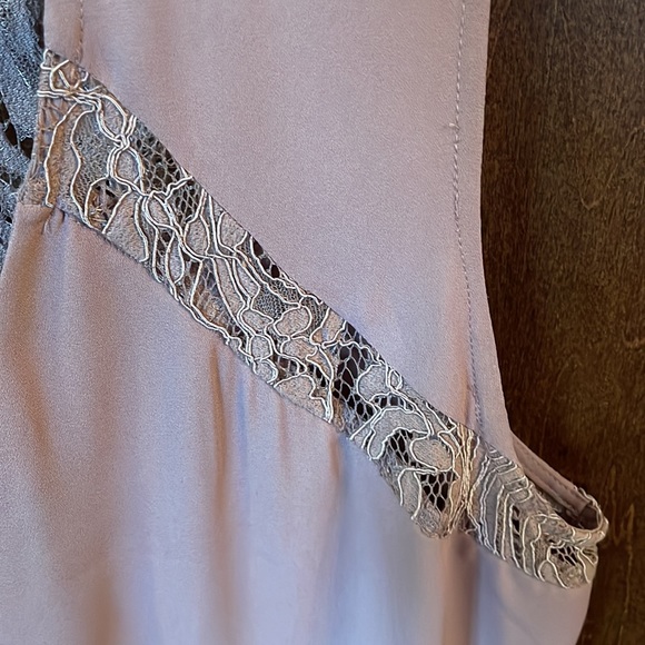Daniel Rainn blouse with lace detailing. - Picture 3 of 6
